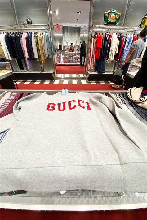 gucci outlet uomo|gucci outlet stores near me.